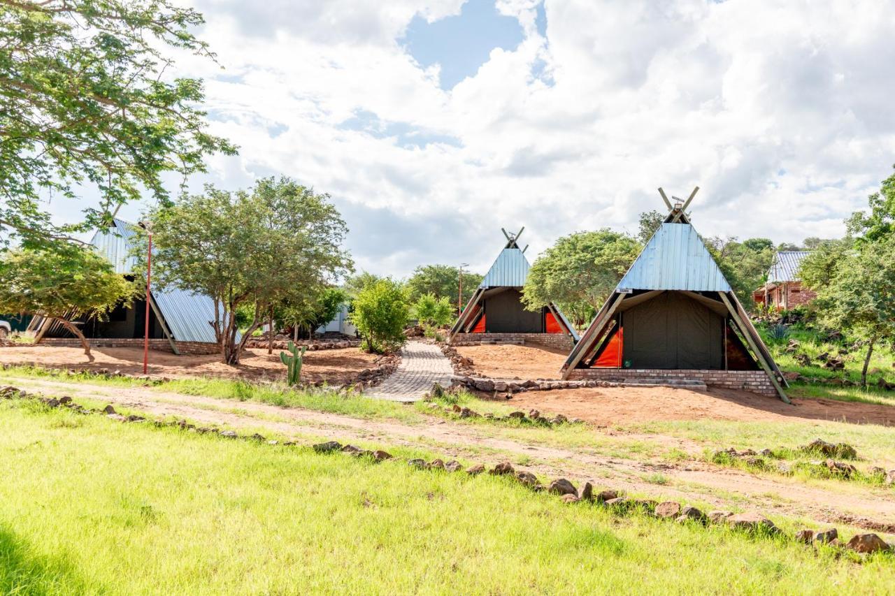 Tana Safaris Bush Camp Hotel Otjiwarongo Exterior photo