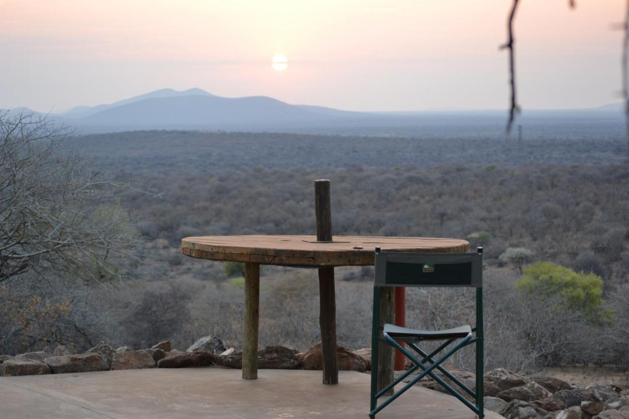Tana Safaris Bush Camp Hotel Otjiwarongo Exterior photo