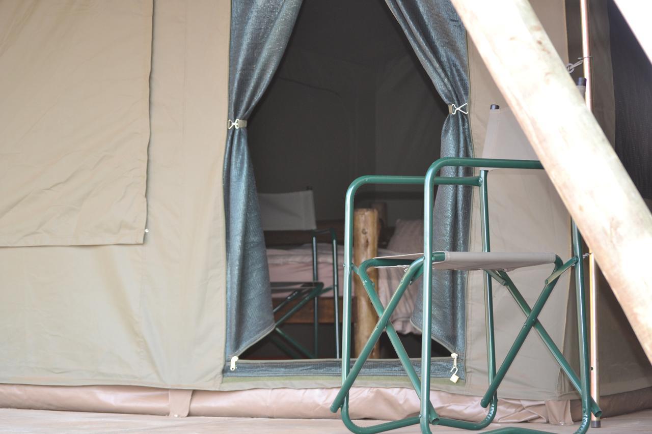 Tana Safaris Bush Camp Hotel Otjiwarongo Exterior photo